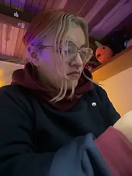 SophiaWeestt99 online show from 02-05-26, 04:06