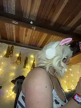 SophiaWeestt99 online show from 05-10-26, 03:44