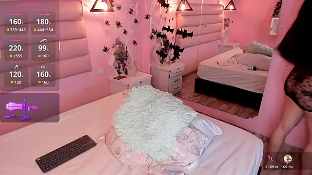 Snapshot of Katta_Gil chatting on 10-24-25, 01:18 Katta Gil online show from 10-24-25, 01:18