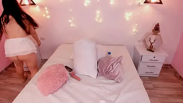 Snapshot of Katta_Gil chatting on 12-02-25, 01:39 Katta Gil online show from 12-02-25, 01:39