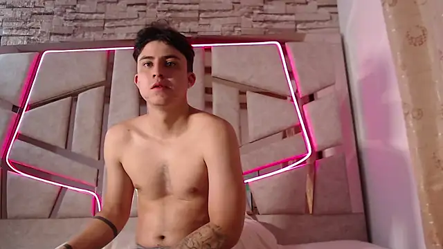 mia and austin online show from 02-06-25, 02:22