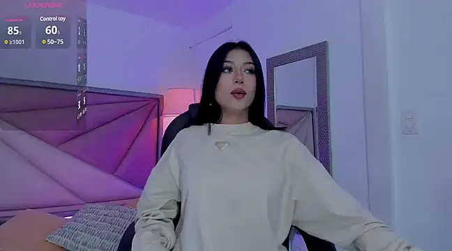 Snapshot of ZaraLim chatting on 02-06-25, 12:26 ZaraLim online show from 02-06-25, 12:26