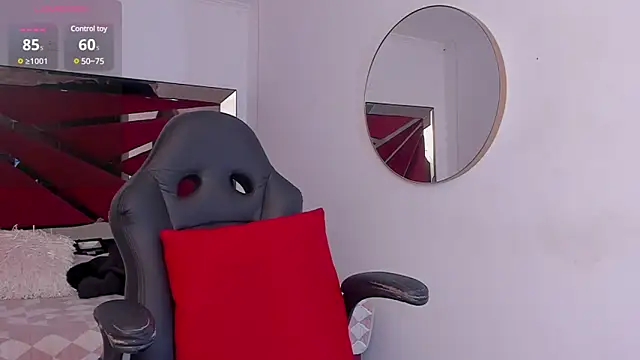 Snapshot of ZaraLim chatting on 02-14-25, 12:03 ZaraLim online show from 02-14-25, 12:03