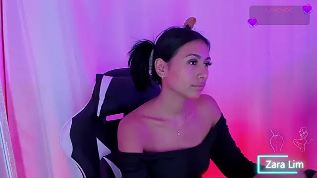 Snapshot of ZaraLim chatting on 10-08-25, 05:10 ZaraLim online show from 10-08-25, 05:10