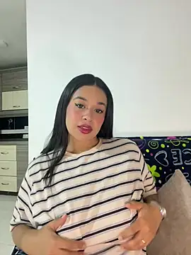 Snapshot of Aitana98_ chatting on 06-21-26, 01:30 Aitana98 online show from 06-21-26, 01:30