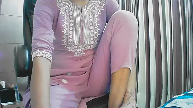 Snapshot of collage_hoty chatting on 11-20-25, 04:29 collage hoty online show from 11-20-25, 04:29