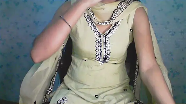 collage hoty online show from 06-21-26, 04:15