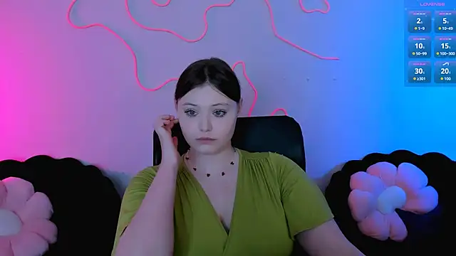 Snapshot of nikole_kitt chatting on 07-25-26, 06:38 nikole kitt online show from 07-25-26, 06:38