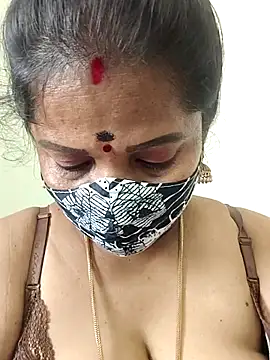 gaurika18 online show from 04-28-26, 03:44