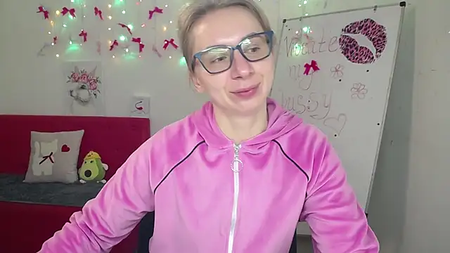 Snapshot of VasilisaSii chatting on 05-04-26, 05:14 VasilisaSii online show from 05-04-26, 05:14