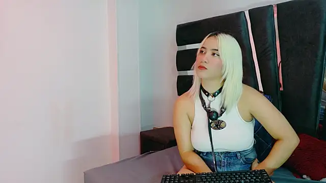 AliceandMax online show from 03-07-26, 01:52