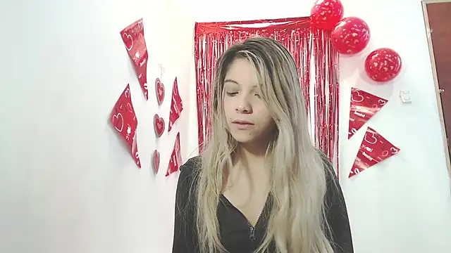 Snapshot of andreau18 chatting on 09-19-25, 01:56 andreau18 online show from 09-19-25, 01:56