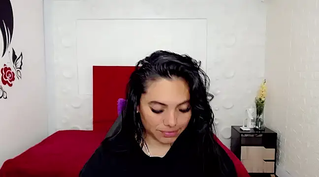 Snapshot of Scarlet_Magics chatting on 12-06-24, 06:39 Scarlet Magics online show from 12-06-24, 06:39