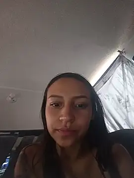 Snapshot of emma_ambar chatting on 11-13-25, 04:39 emma ambar online show from 11-13-25, 04:39