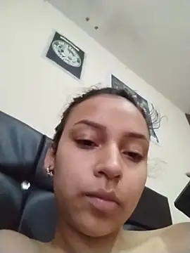 Snapshot of emma_ambar chatting on 11-27-25, 05:59 emma ambar online show from 11-27-25, 05:59