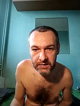 Andrzej-M online show from 10-04-25, 03:43