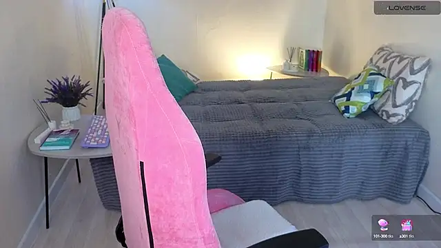 Lill Mary online show from 03-13-25, 03:54