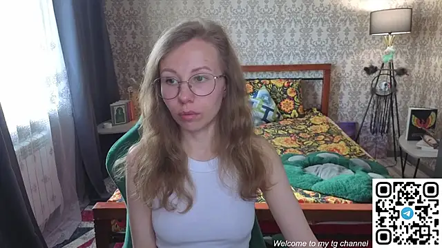 Lill Mary online show from 05-05-26, 01:46