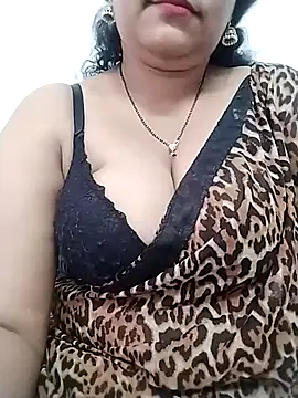 Snapshot of Nyra-23 chatting on 02-13-25, 07:35 Nyra-23 online show from 02-13-25, 07:35