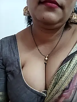 Snapshot of Nyra-23 chatting on 11-16-25, 10:10 Nyra-23 online show from 11-16-25, 10:10