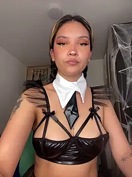 baby lizy online show from 10-31-25, 09:16