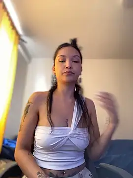 baby lizy online show from 02-17-26, 06:25