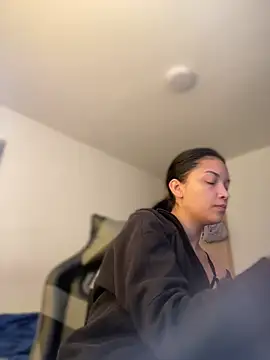 baby lizy online show from 02-18-26, 05:53