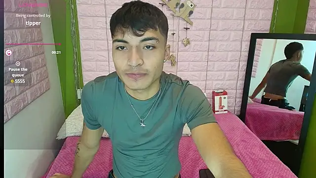 Snapshot of dylan_fun18 chatting on 12-03-24, 03:11 dylan fun18 online show from 12-03-24, 03:11