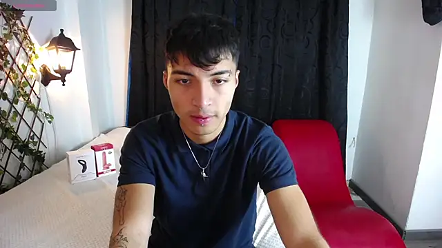 Snapshot of dylan_fun18 chatting on 12-13-24, 02:38 dylan fun18 online show from 12-13-24, 02:38