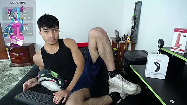 Snapshot of dylan_fun18 chatting on 02-21-25, 02:59 dylan fun18 online show from 02-21-25, 02:59