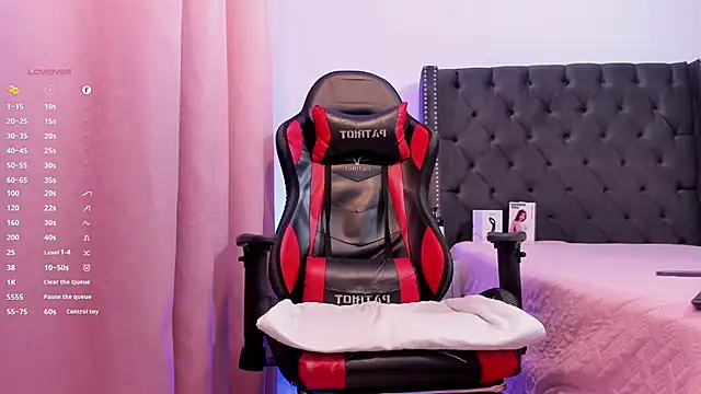 Snapshot of aronvillegas chatting on 12-06-24, 01:55 aronvillegas online show from 12-06-24, 01:55