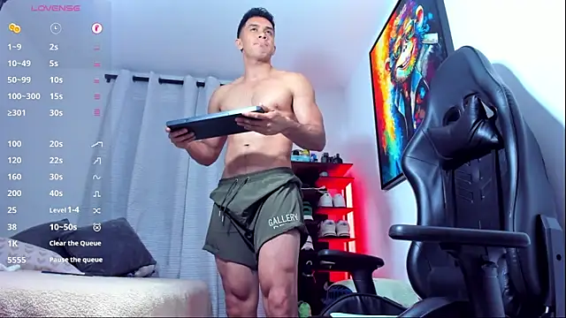 Snapshot of aronvillegas chatting on 11-21-25, 01:04 aronvillegas online show from 11-21-25, 01:04