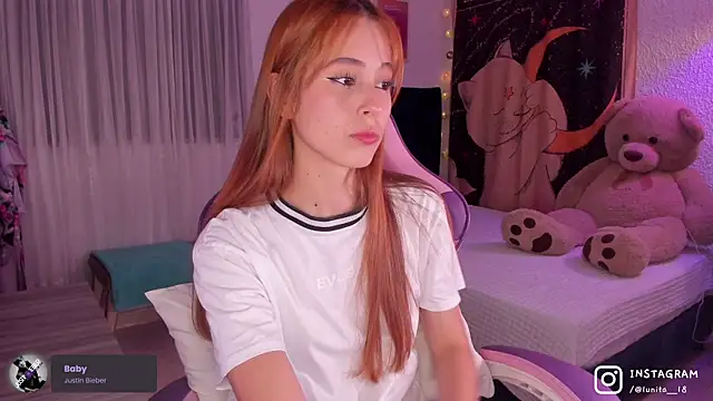 Snapshot of alice_guerin_ chatting on 11-06-25, 04:35 alice guerin online show from 11-06-25, 04:35