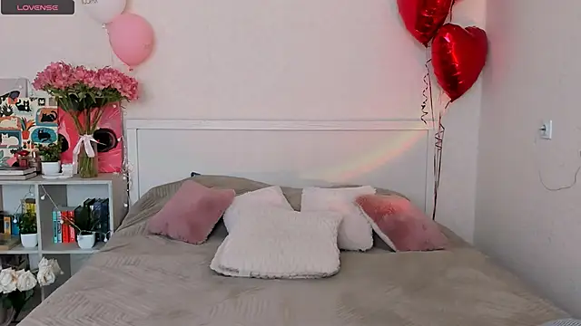 Snapshot of LittleKiitten chatting on 05-23-26, 02:32 LittleKiitten online show from 05-23-26, 02:32