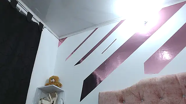 Kitten Hot  online show from 09-10-25, 10:26