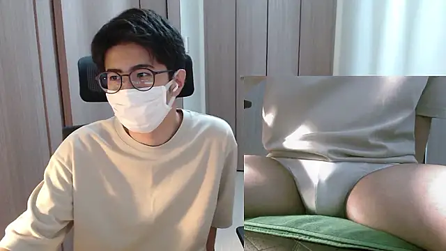 Snapshot of ryota_kkk chatting on 06-11-26, 02:37 ryota kkk online show from 06-11-26, 02:37