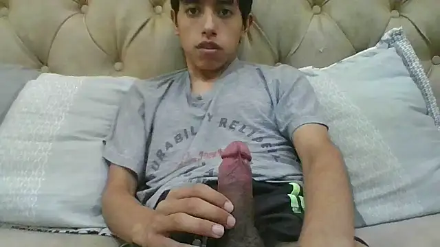 Snapshot of danuel23 chatting on 12-26-24, 08:11 danuel23 online show from 12-26-24, 08:11