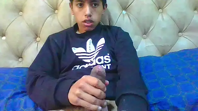 Snapshot of danuel23 chatting on 09-12-25, 04:18 danuel23 online show from 09-12-25, 04:18