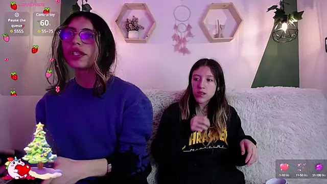 Snapshot of BRIAR_AND_BLAIR chatting on 12-28-24, 01:28 BRIAR AND BLAIR online show from 12-28-24, 01:28