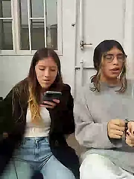 Snapshot of BRIAR_AND_BLAIR chatting on 01-10-25, 01:52 BRIAR AND BLAIR online show from 01-10-25, 01:52