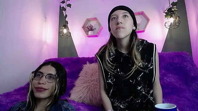 Snapshot of BRIAR_AND_BLAIR chatting on 02-03-25, 02:13 BRIAR AND BLAIR online show from 02-03-25, 02:13