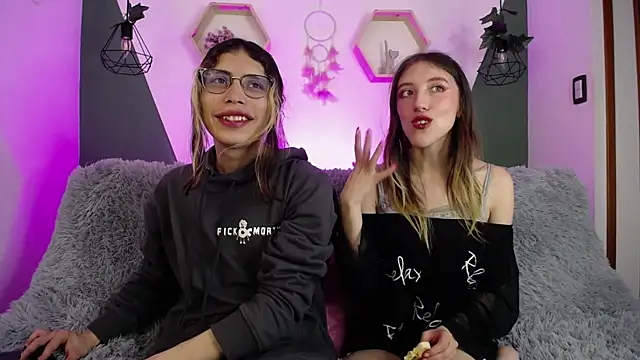 Snapshot of BRIAR_AND_BLAIR chatting on 02-07-25, 02:04 BRIAR AND BLAIR online show from 02-07-25, 02:04