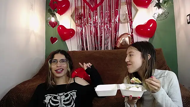 Snapshot of BRIAR_AND_BLAIR chatting on 02-17-25, 02:15 BRIAR AND BLAIR online show from 02-17-25, 02:15