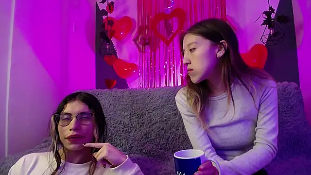 Snapshot of BRIAR_AND_BLAIR chatting on 02-18-25, 02:16 BRIAR AND BLAIR online show from 02-18-25, 02:16