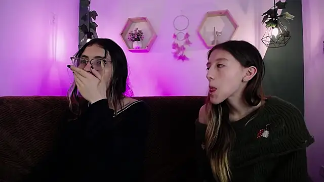 Snapshot of BRIAR_AND_BLAIR chatting on 02-22-25, 05:02 BRIAR AND BLAIR online show from 02-22-25, 05:02