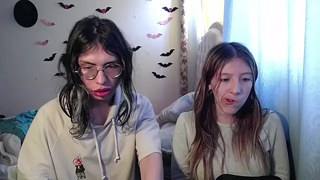 Snapshot of BRIAR_AND_BLAIR chatting on 09-24-25, 03:48 BRIAR AND BLAIR online show from 09-24-25, 03:48