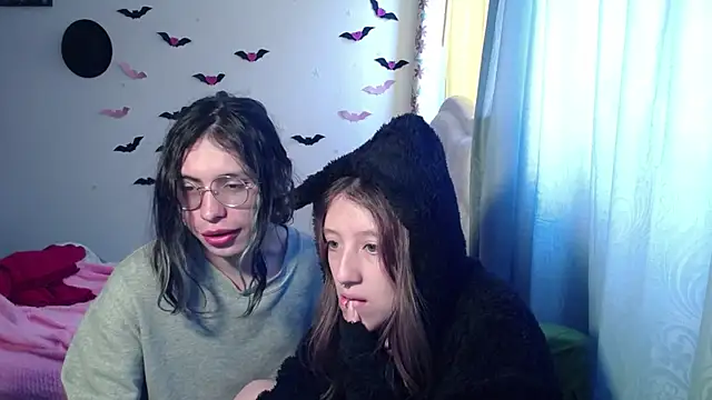 Snapshot of BRIAR_AND_BLAIR chatting on 10-02-25, 02:46 BRIAR AND BLAIR online show from 10-02-25, 02:46