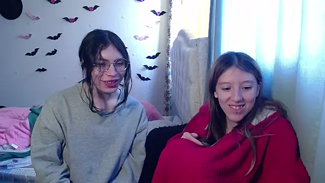 Snapshot of BRIAR_AND_BLAIR chatting on 10-03-25, 02:14 BRIAR AND BLAIR online show from 10-03-25, 02:14