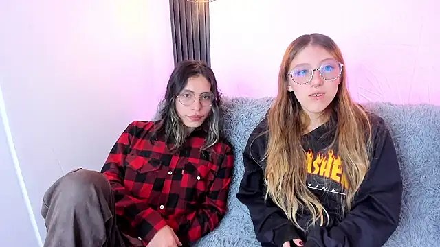 Snapshot of BRIAR_AND_BLAIR chatting on 10-22-25, 02:28 BRIAR AND BLAIR online show from 10-22-25, 02:28