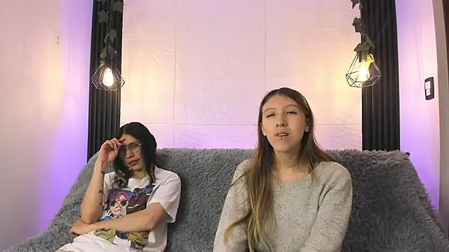 Snapshot of BRIAR_AND_BLAIR chatting on 10-27-25, 01:15 BRIAR AND BLAIR online show from 10-27-25, 01:15